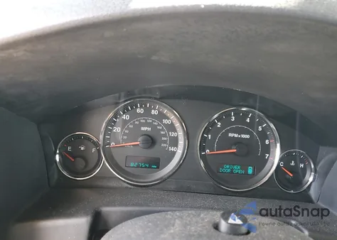 2006 Jeep Commander из США, поврежденный, VIN 1J8HG48K66C271012